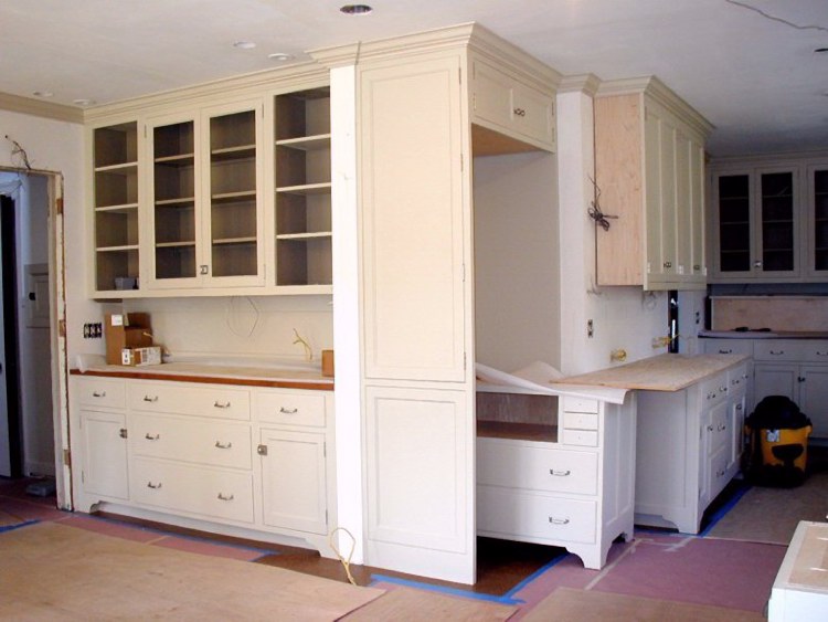 Breakfast room cabinets