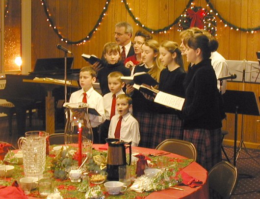 The Chuck DeLadurantey family
at 2004 Bethelite Christmas party